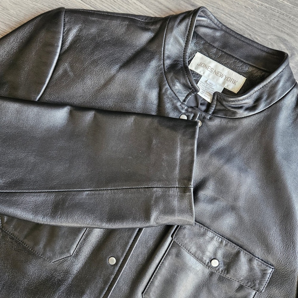 Vintage Jones New York Black Leather Jacket Snap Front Womens Size 10